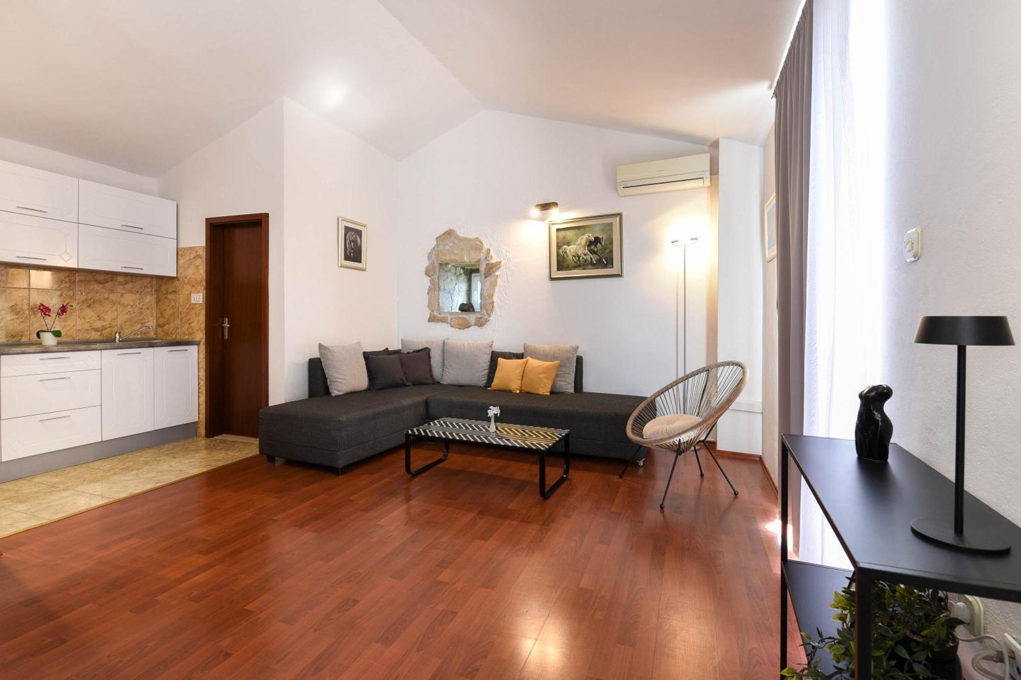 Villa Danica On The Hills, Seaview بودْسْتغانا المظهر الخارجي الصورة